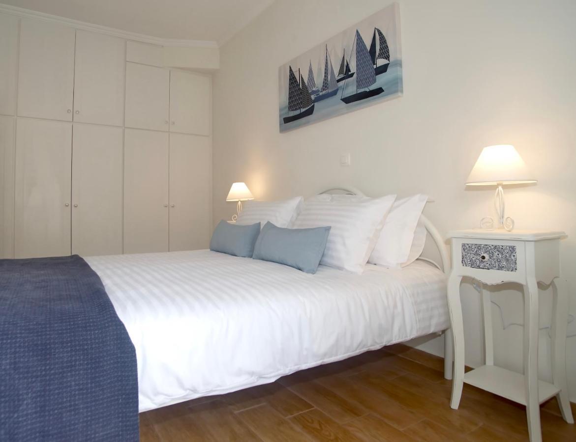 The Bluehouse - Spacious Top Floor Flat With Parking, By Mon Repos Beach Corfu  Eksteriør bilde