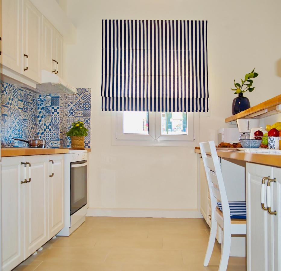 The Bluehouse - Spacious Top Floor Flat With Parking, By Mon Repos Beach Corfu  Eksteriør bilde