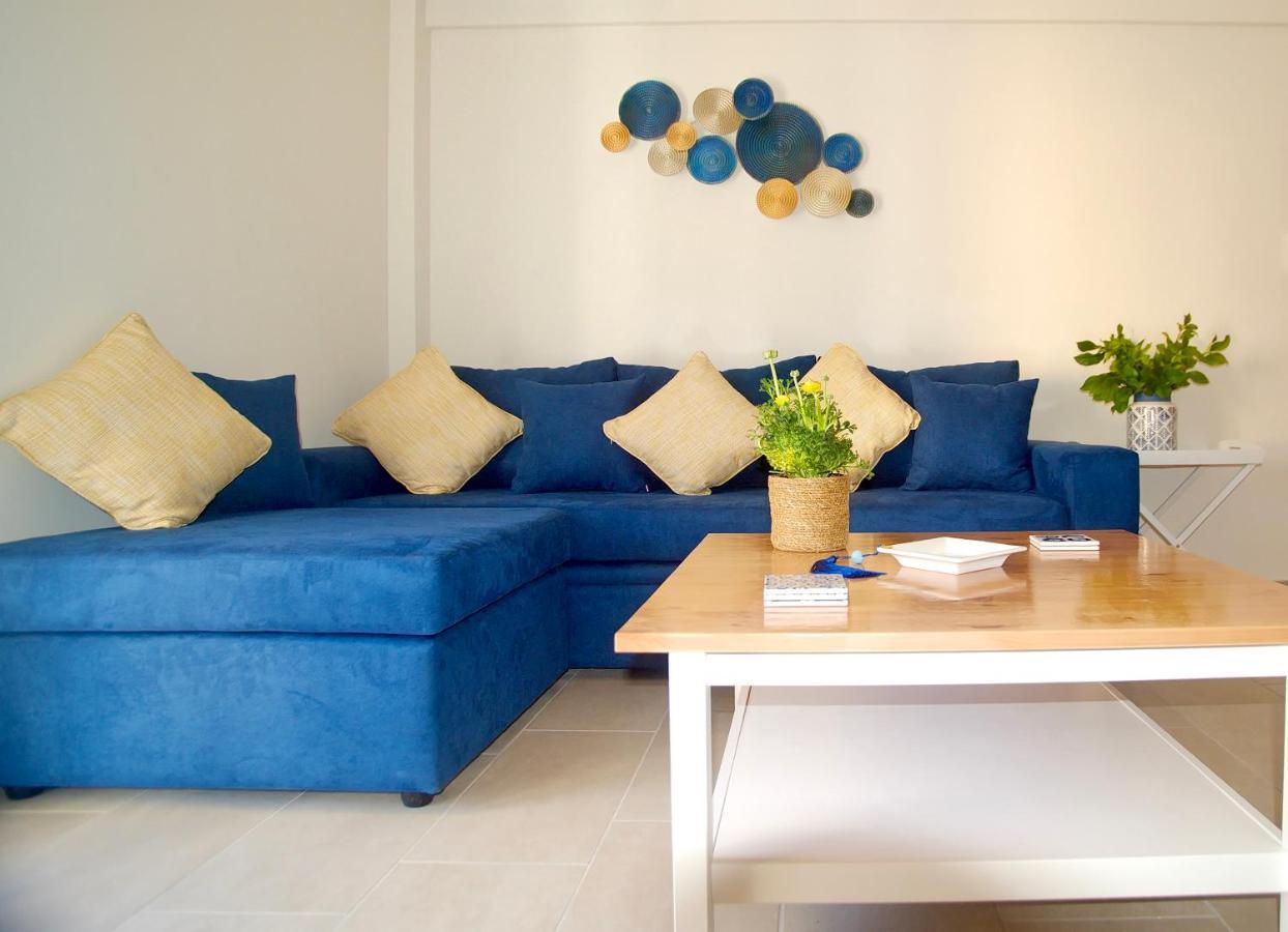 The Bluehouse - Spacious Top Floor Flat With Parking, By Mon Repos Beach Corfu  Eksteriør bilde